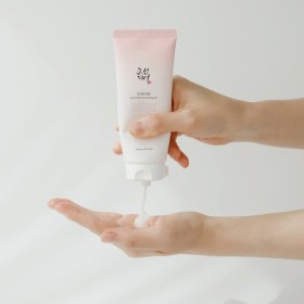 مقشر Apricot blossom peeling gel