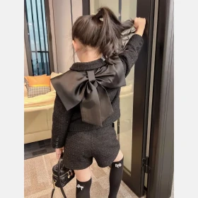 طقم شورت أسود مونس مع ببيونة كبيرة